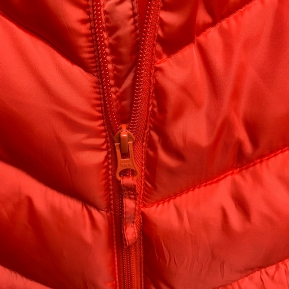 Puffer Vest NWT. Medium SO - Picture 5 of 6